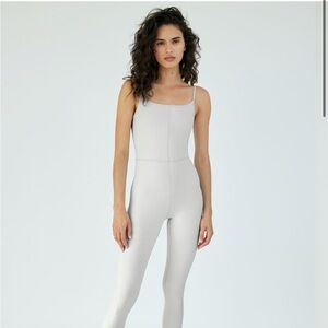 Aritzia Divinity Women's Jumpsuit Sz Small